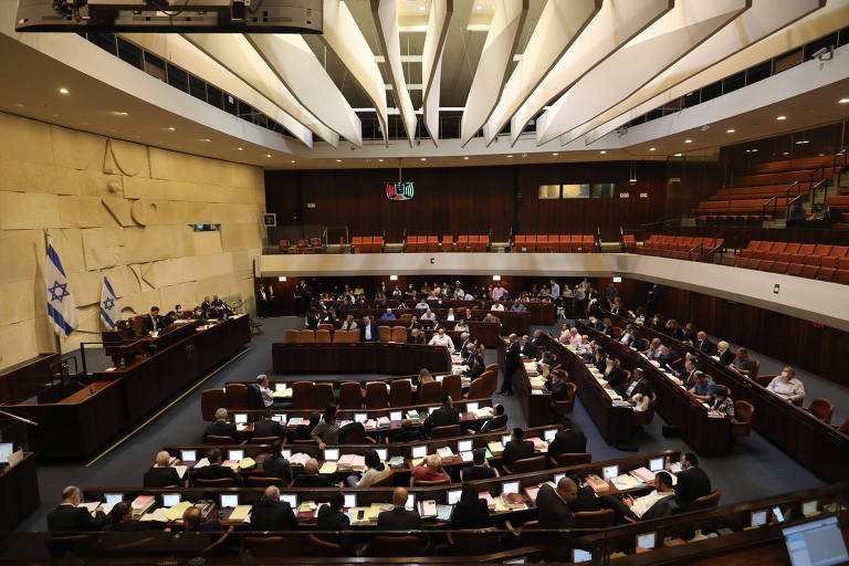Parlamentares discutem Orçamento de 2021 no plenário do Knesset