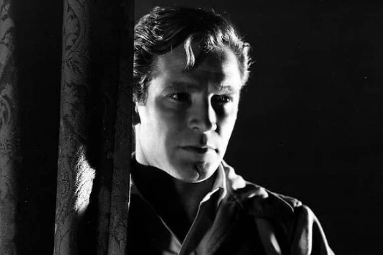O ator Richard Basehart em "O Demônio da Noite" (1948)