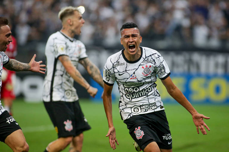 Cantillo comemora o gol do Corinthians na vitória sobre o Fortaleza, nos minutos finais, na Neo Química Arena