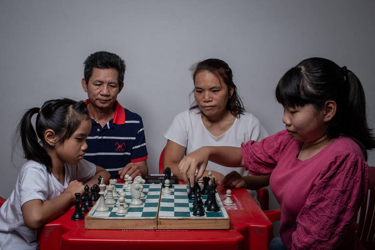 Aos nove anos, santista Elisa Feng é tricampeã paulista e campeã nacional  de xadrez