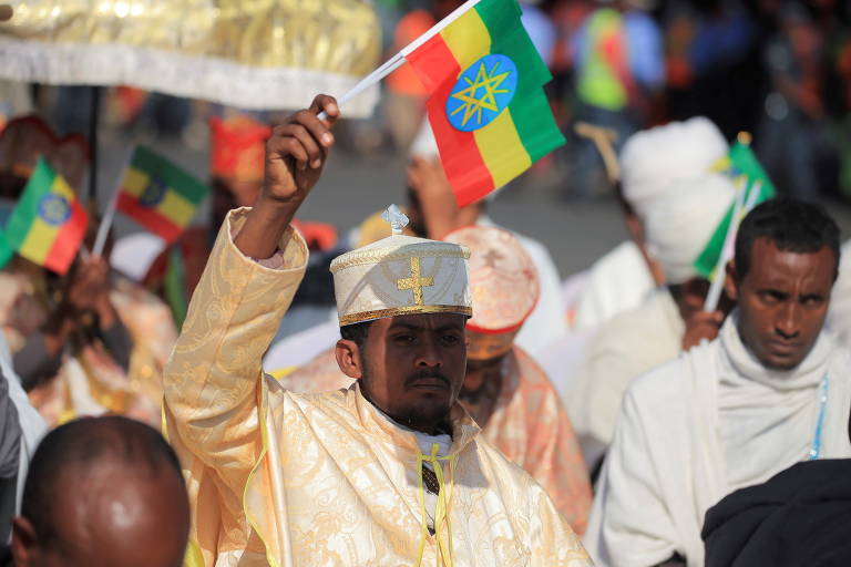 Dezenas de milhares marcham na Etiópia em defesa do governo