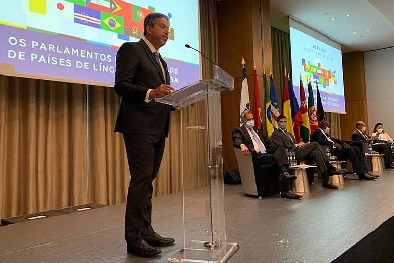 O presidente da Câmara, Arthur Lira, durante evento em Portugal, nesta quinta (11)
