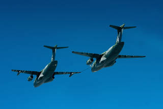 AERONAVES KC-390 MILLENIUM REABASTECIMENTO