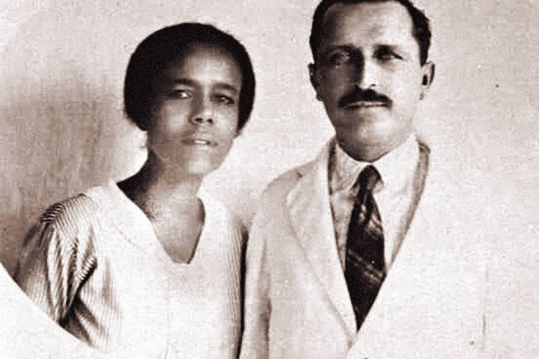 Maria Odília Teixeira, médica negra pioneira no Brasil formada em 1909 na Faculdade de Medicina da Bahia. Na foto, ao lado do marido Eusínio Lavigne