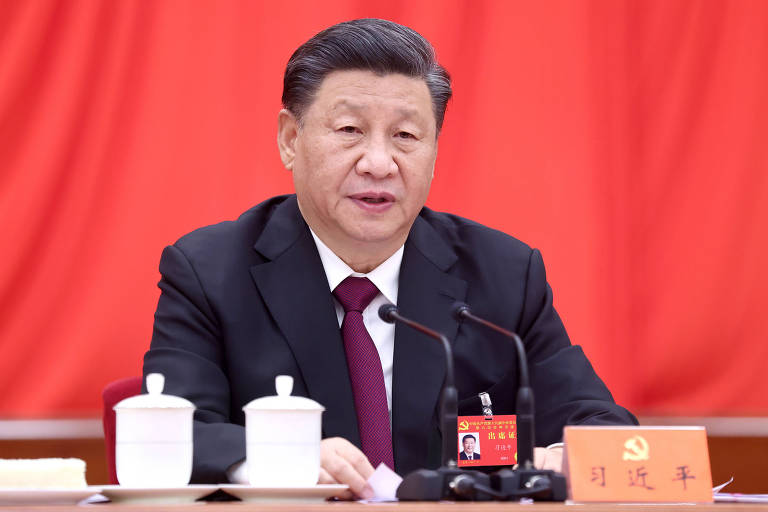 Xi Jinping, secretário-geral do Partido Comunista da China, pronuncia na sessão plenária do XIX Comitê Central do PC, em Pequim