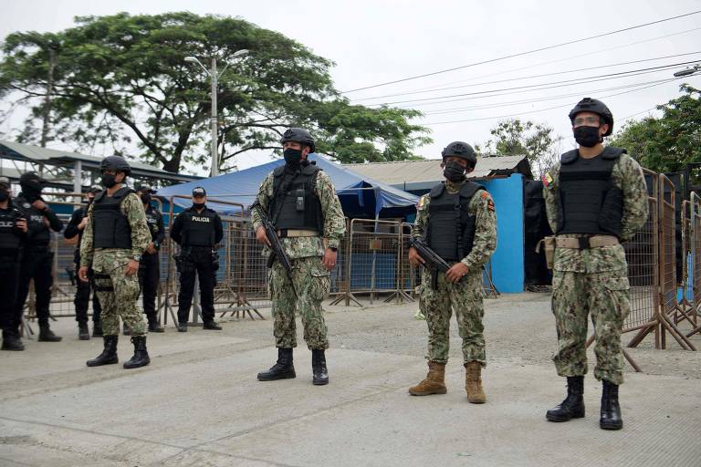 Disputa entre quadrilhas deixa 58 mortos em presídio do Equador