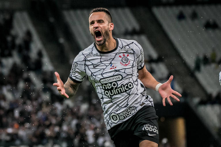 Renato Augusto comemora seu gol na vitória do Corinthians contra o Cuiabá