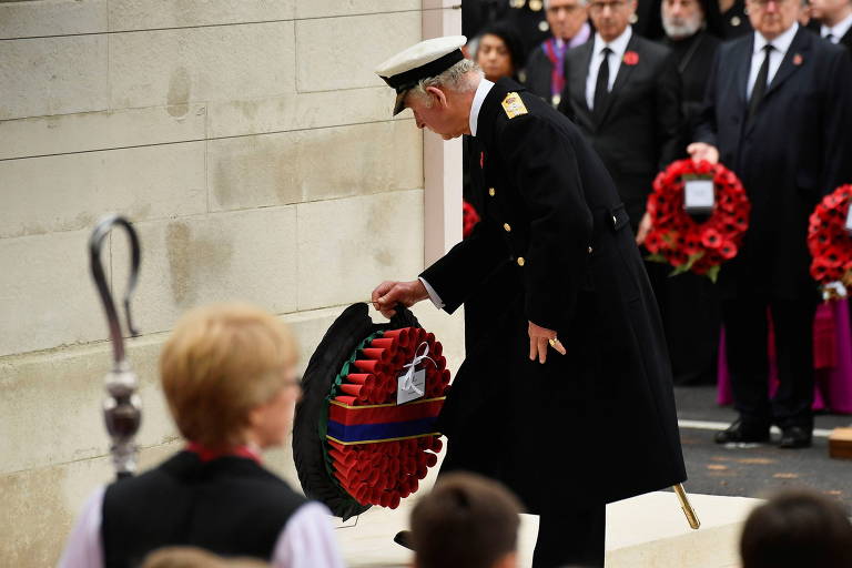 O príncipe Charles substitiu a rainha Elizabeth 2ª no evento deste domingo