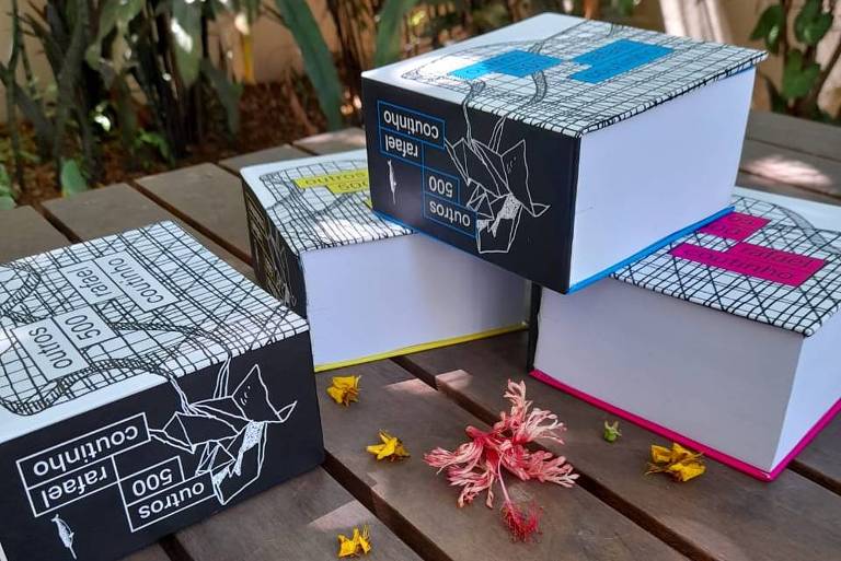 Rafael Coutinho inova em HQ com quase mil páginas condensadas em tijolinho