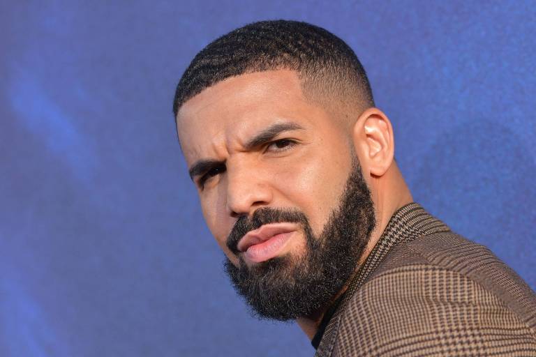 Drake decide se retirar da corrida pelo Grammy após críticas à premiação