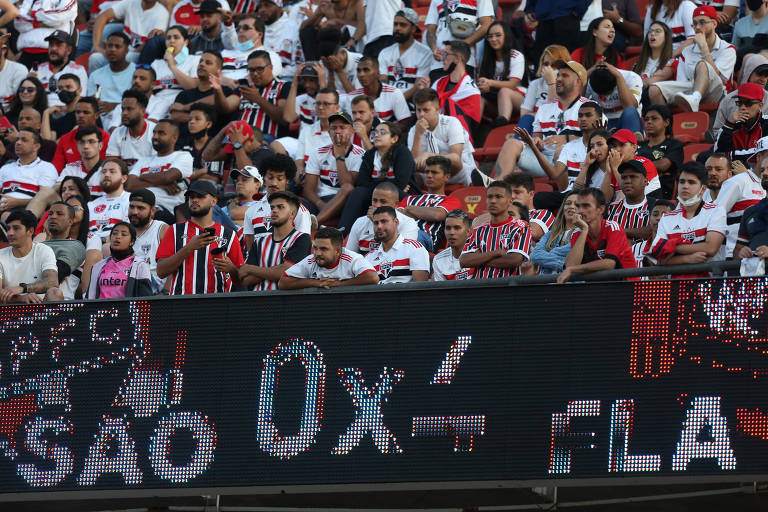 Flamengo manda recado ao Palmeiras com massacre no Morumbi