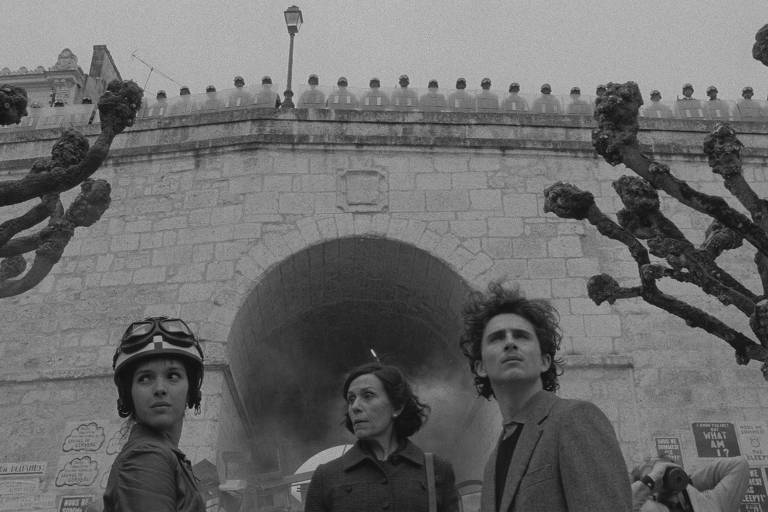 Cena do filme "A Crônica Francesa", de Wes Anderson