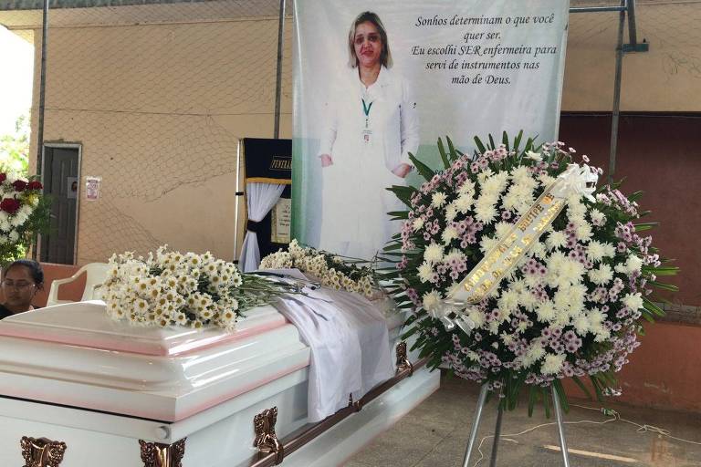 Corpo da enfermeira Lenilda dos Santos, que morreu após ser abandonada no deserto na fronteira entre EUA e México, é velado em Rondônia