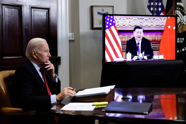 Presidente dos EUA, Joe Biden, durante reunião virtual com líder chinês, Xi Jinping