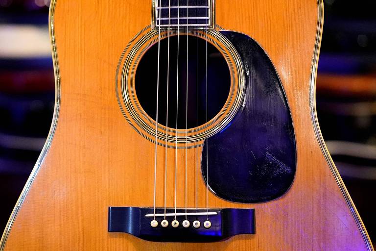 Um violão Martin D-45 1968 que pertencia a Eric Clapton é uma das estrelas do leilão