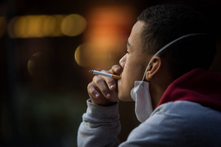 Cigarro ilegal perde espaço no consumo de fumantes no Brasil, diz pesquisa