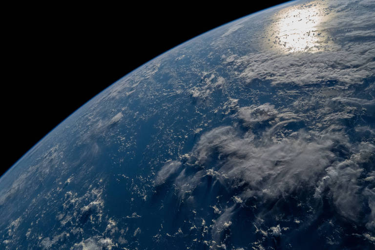 Turistas da SpaceX publicam fotos impressionantes da Terra; veja imagens
