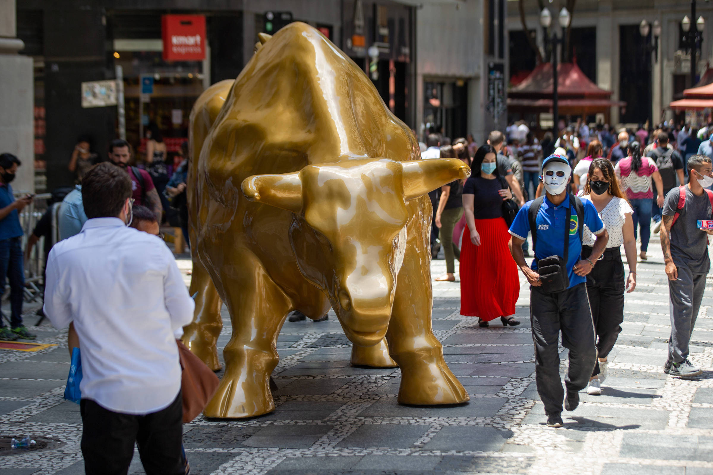 Algumas pessoas Estão ganhando título de ouro no servidor do