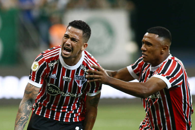 Luciano comemora gol na vitória do São Paulo sobre o Palmeiras no Allianz