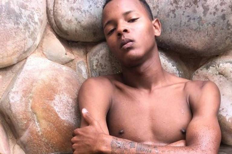 O cantor MC Jotinha, morto com um tiro