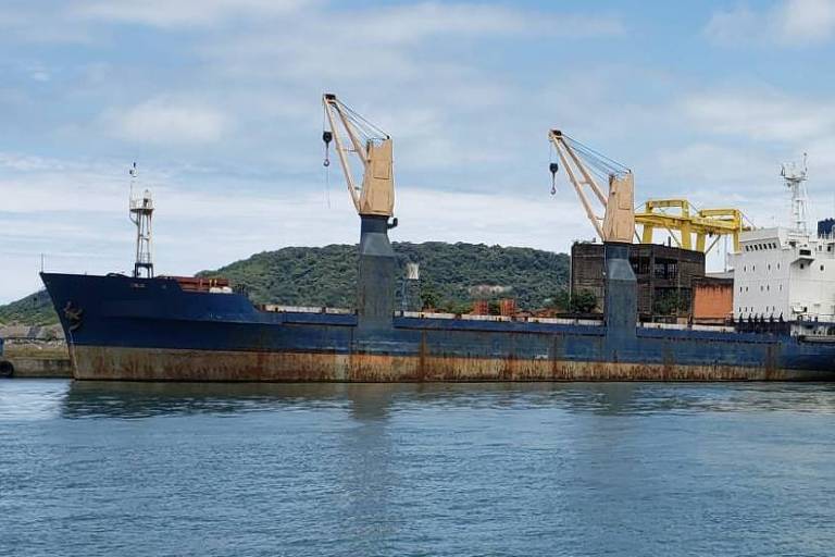 Polícia Federal prende quadrilha que usava navio para transportar drogas à Europa