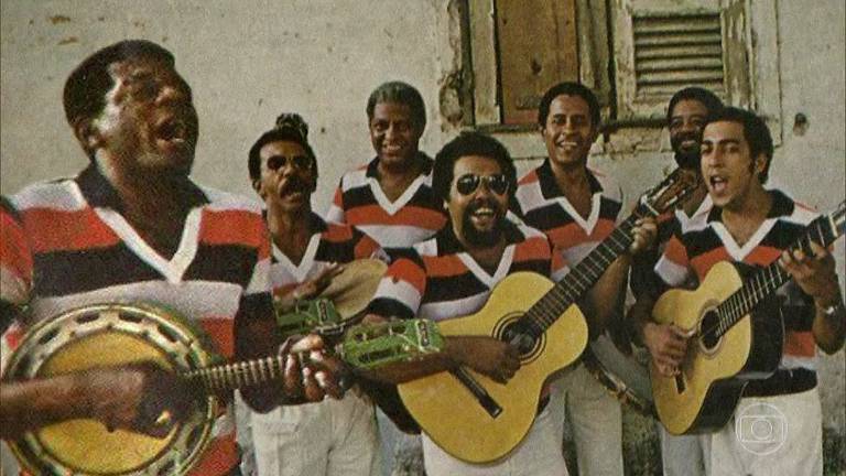 A flor e o samba/Samba da Antiga (Grupo Fundo de Quintal). #fundodequi