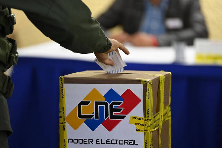 Eleições na Venezuela mantêm hegemonia do chavismo em derrota para oposição fragmentada