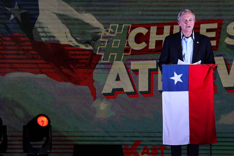 Candidato presidencial no segundo turno do Chile José Antonio Kast discursa após resultado do primeiro turno