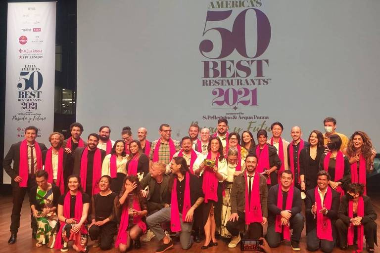 Chefs brasileiros reunidos na cerimônia do 50 Best latino em São Paulo
