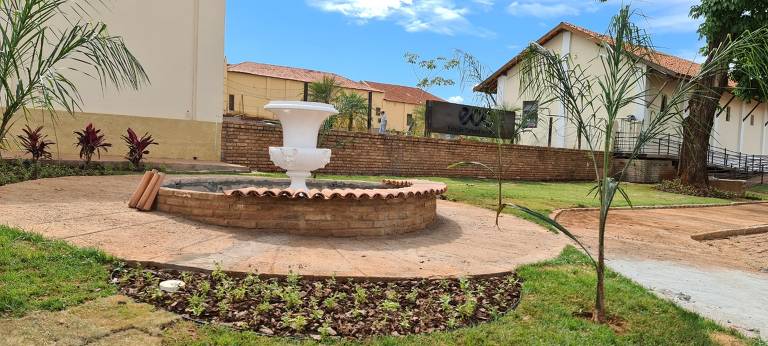 Vista externa da estação ferroviária de Olímpia (SP), que foi revitalizada