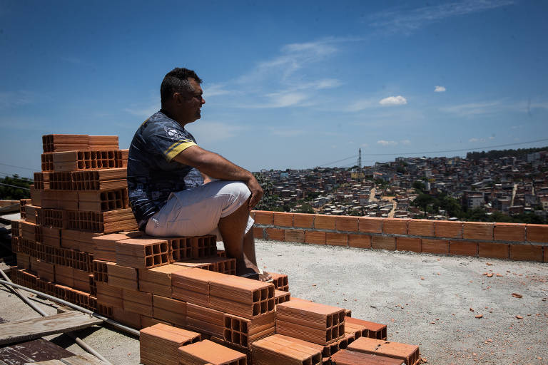 Diego de Melo Barros, 34, é líder comunitário na favela Capadócia