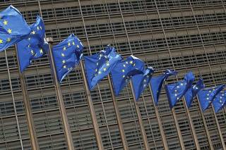 Bandeiras da UE na Comissão Europeia, em Bruxelas