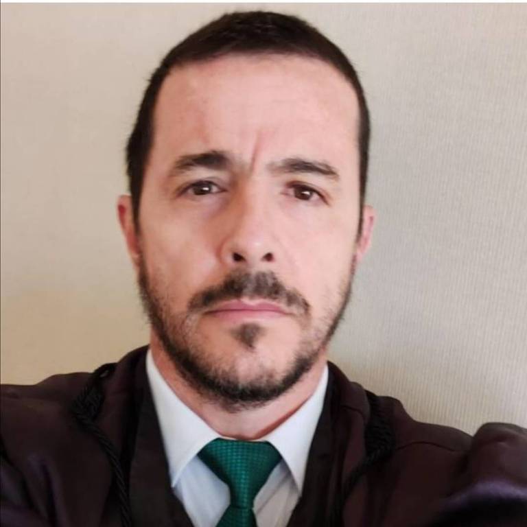 O advogado Zanone Manuel de Oliveira Junior, que defende Adélio Bispo, autor da facada contra Jair Bolsonaro