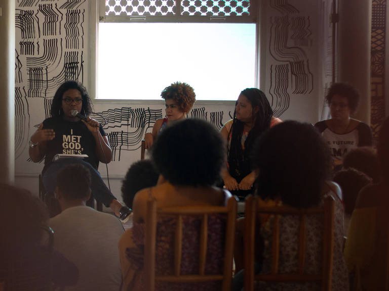 Participantes do Encontro do Movimento Negro Evangélico de Pernambuco, em Recife