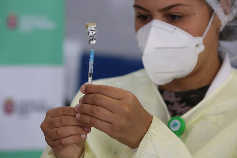 São Paulo derruba passaporte de vacina e máscara em táxi na cidade