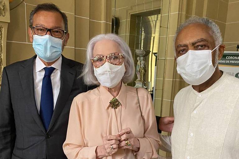 Fernanda Montenegro, Gilberto Gil e Paulo Niemeyer se encontram na ABL
