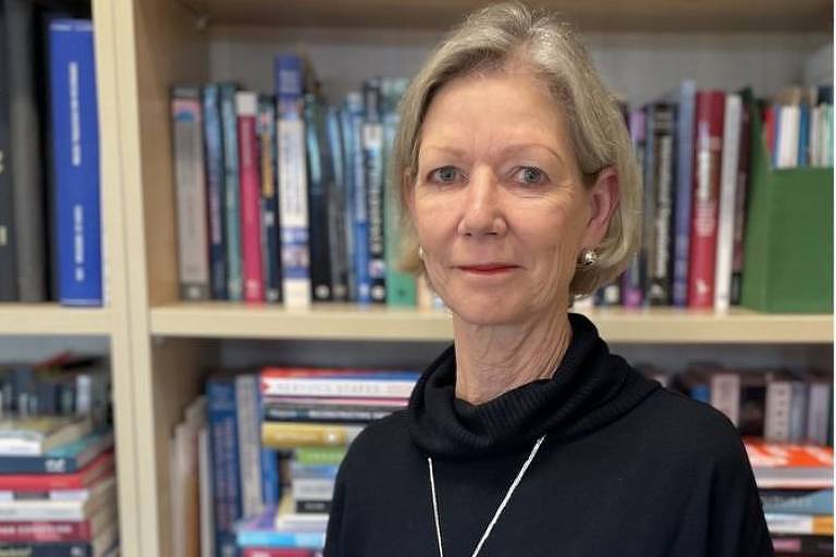 Susan Robertson é chefe da Faculdade de Educação de Cambridge, onde a escultura de Paulo Freire foi instalada