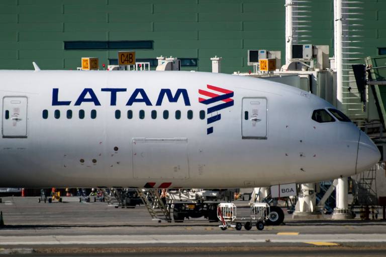 Imagens da companhia aérea Latam, a maior da América Latina