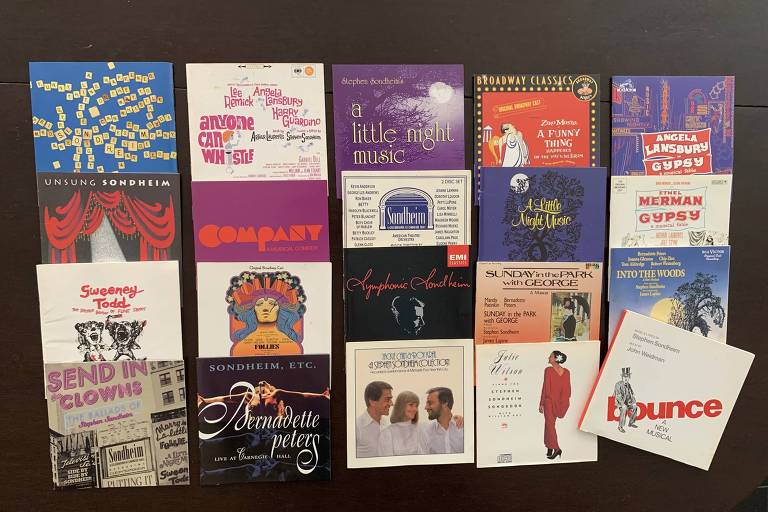 CDs com os scores originais de alguns musicais de Sondheim e de tributos à sua música