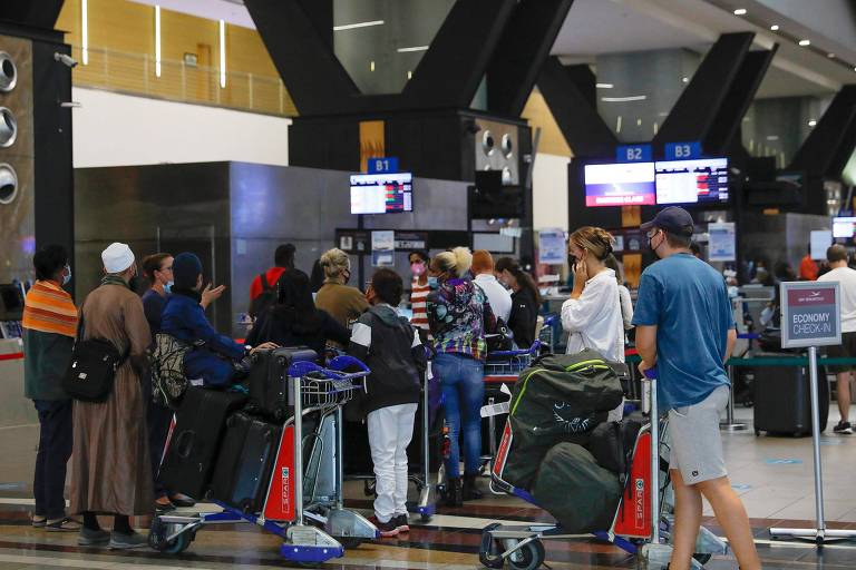 Variante ômicron deixa milhares de turistas presos na África do Sul