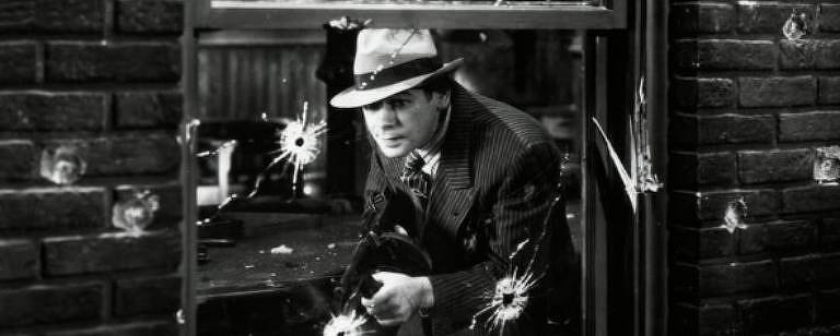 O ator Paul Muni em cena de "Scarface, a Vergonha de Uma Nação" (1932)