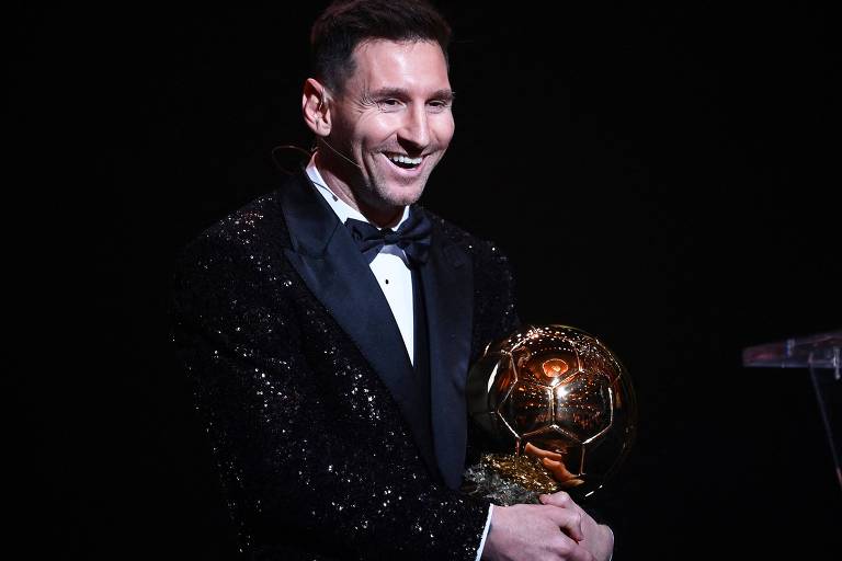 Lionel Messi conquista a Bola de Ouro pela sétima vez