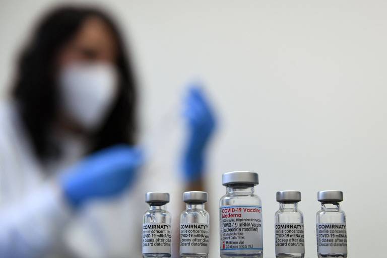 Temor de que vacina não seja eficaz contra nova variante da Covid abala mercados