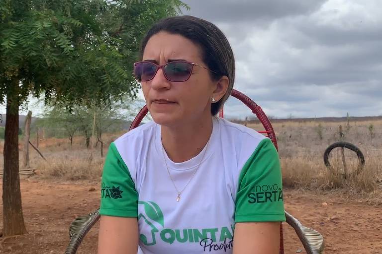 A lavradora Rozinalva da Silva Rodriguês, 44, a Rosa, é integrante de uma das primeiras famílias do projeto dos quintais produtivos no povoado de Quixadá
