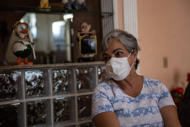 A funcionária pública Sônia Oliveira, 60, que foi vítima de violência domestica e ameaçada de morte pelo marido durante 40 anos 