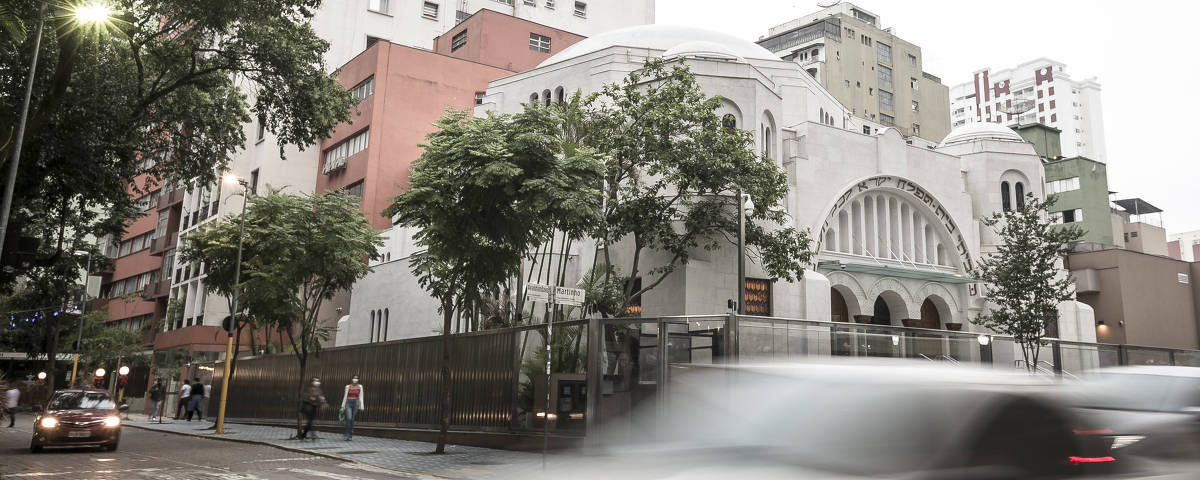 SÃO PAULO, SP, BRASIL, 01-12-2021 - FOLHA TURISMO - Museu Judaico de São Paulo - Na foto, fachada do museu em estilo bizantino, foi projetado em 1929 pelo arquiteto russo Samuel Roder (1896-1985), o templo Beth-El foi inaugurada em 1932. (Foto: Keiny Andrade/Folhapress)