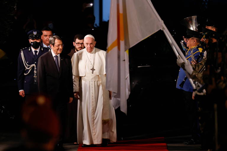 O presidente cipriota, Nicos Anastasiades, recebe o Papa Francisco no Palácio Presidencial, em Nicósia