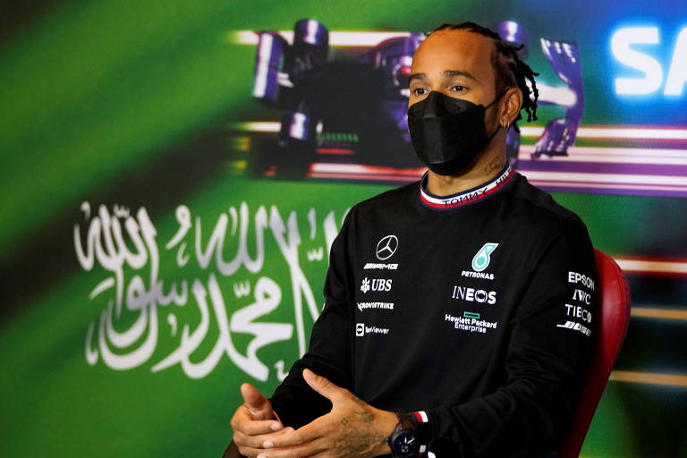 Lewis Hamilton durante entrevista no circuito de Jeddah, na Arábia Saudita