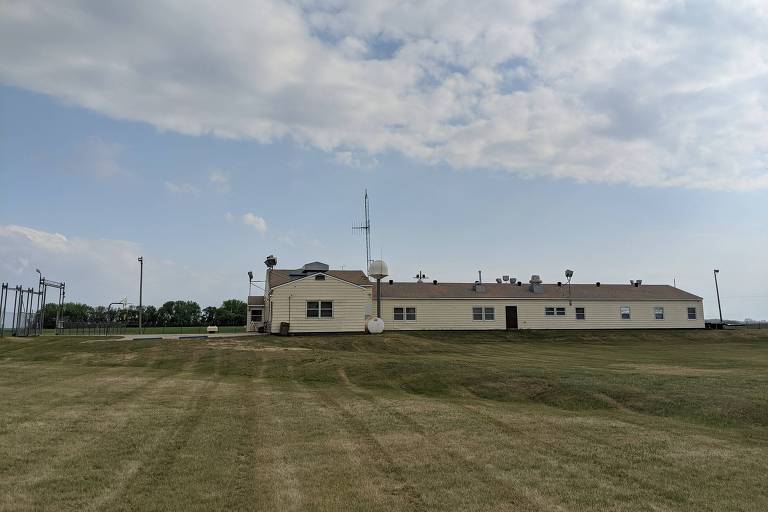 Quarto de instalação militar em Cooperstown, na Dakota do Norte, onde, em uma local subterrâneo, havia um centro de controle de lançamento de armas nucleares durante a Guerra Fria