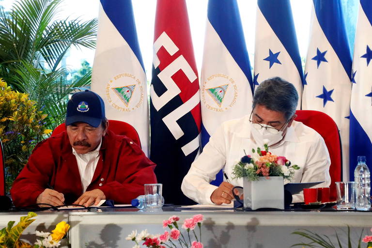 O presidente da Nicarágua, Daniel Ortega, e o de Honduras, Juan Orlando Hernández, durante encontro em Manágua, a capital nicaraguense
